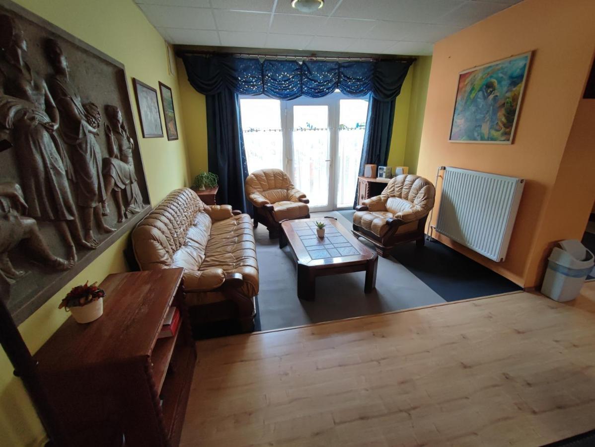 Hotel Beke Sziget Komlo Екстер'єр фото