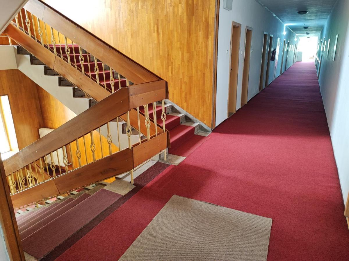 Hotel Beke Sziget Komlo Екстер'єр фото
