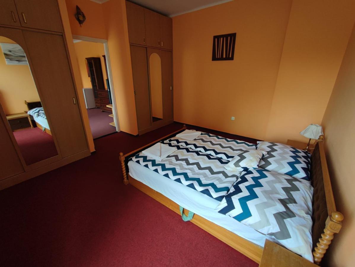 Hotel Beke Sziget Komlo Екстер'єр фото