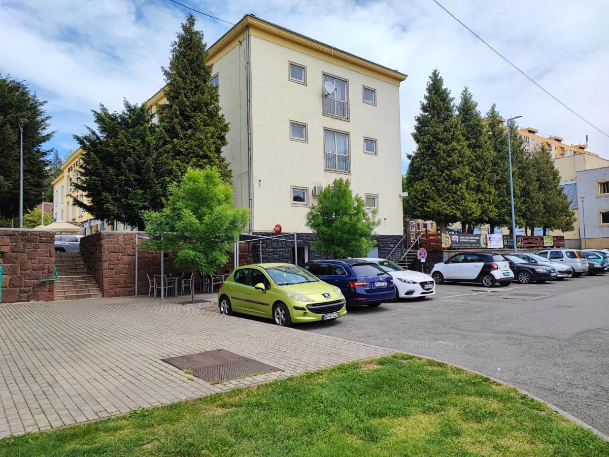 Hotel Beke Sziget Komlo Екстер'єр фото