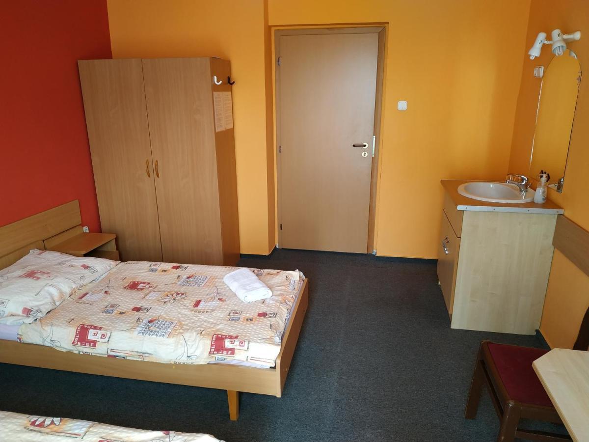 Hotel Beke Sziget Komlo Екстер'єр фото