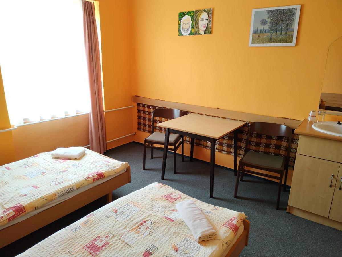 Hotel Beke Sziget Komlo Екстер'єр фото